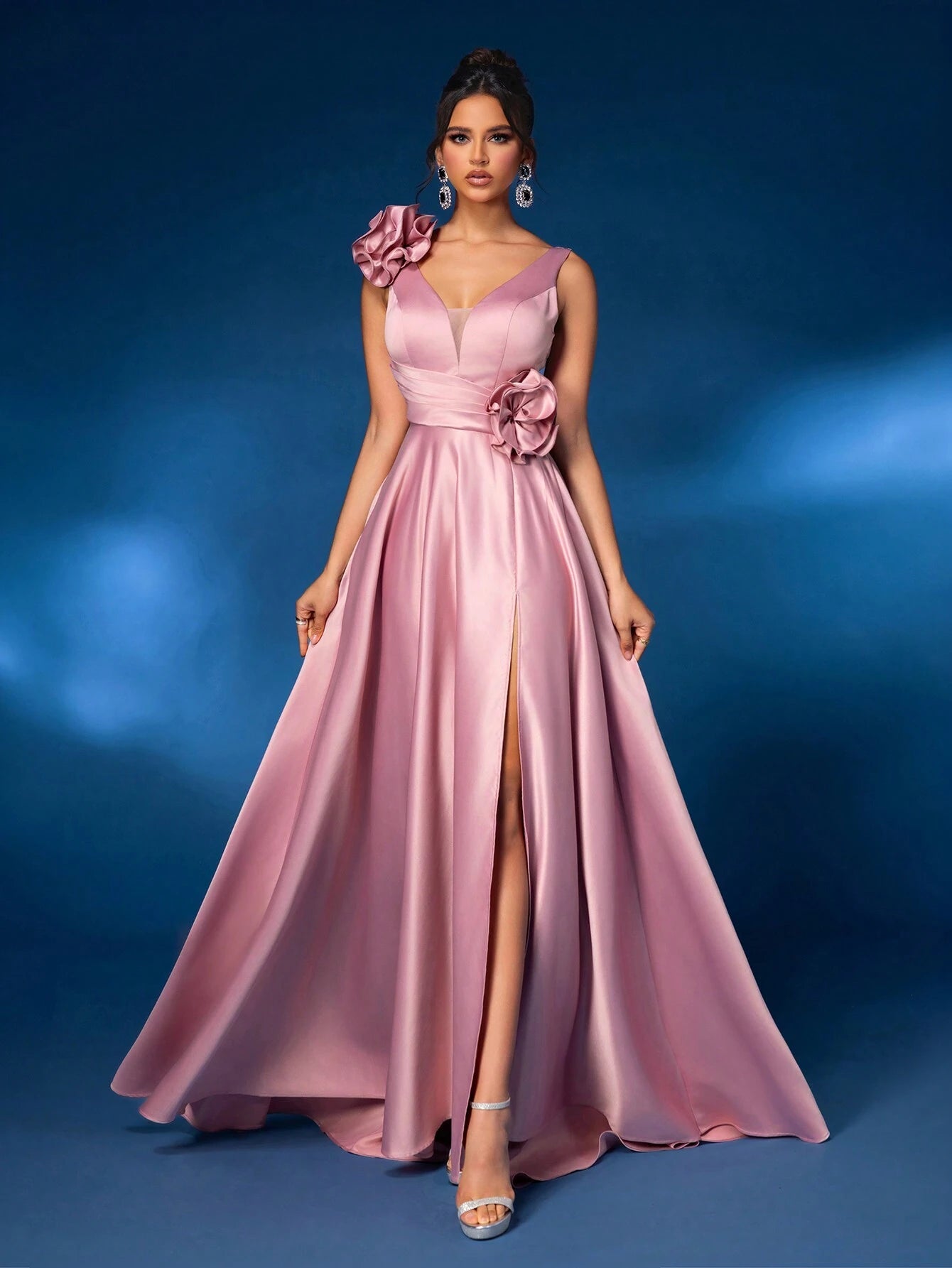 Glamrae Elegant and Gorgeous Pink Textured Satin Gathered V-Neck 3D Floral Decoration Design High Slit Oversized A-Line Dress Dress Suitable for Wedding Events Bachelor Party Graduation Quarter Holiday Prom Formal Occasion Evening Dress Wedding Guest Gown, for Dinner